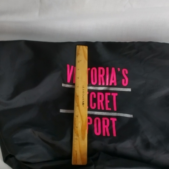 Victorias Secret Sport Zip  Duffle Gym Bag Hot Pink Black,Adjustable Strap * - Picture 9 of 10